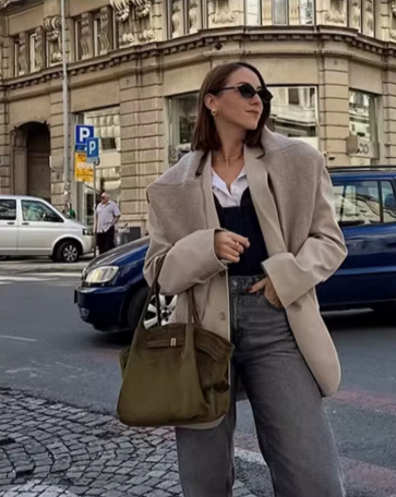 ÉLISE: L'Essenza della Raffinatezza